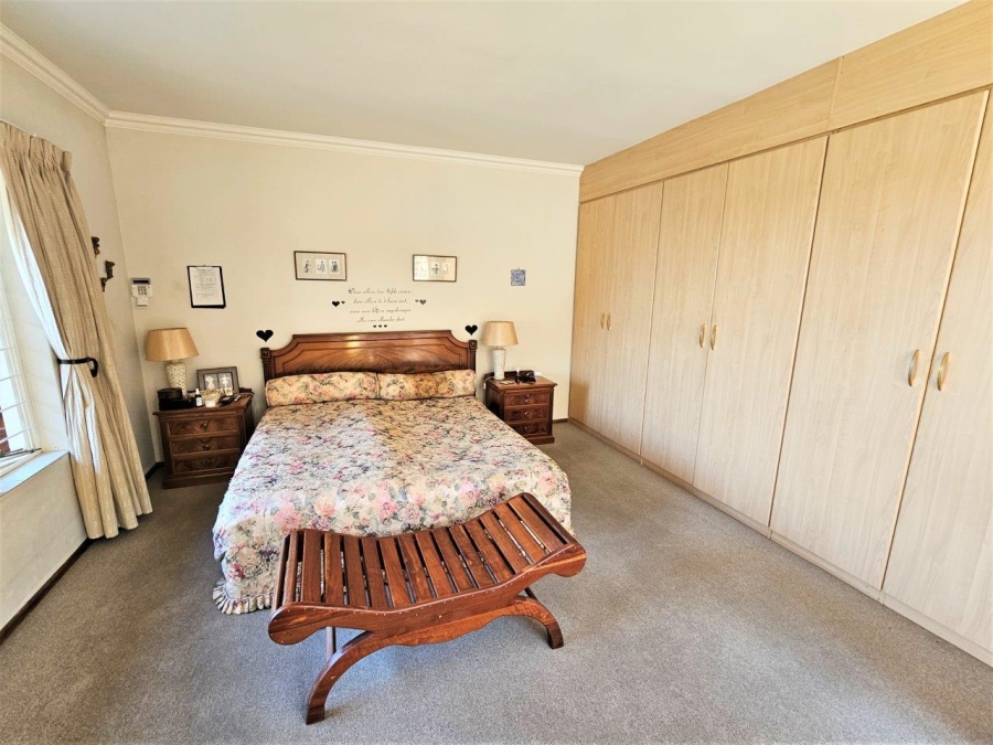 4 Bedroom Property for Sale in Kosmos North West